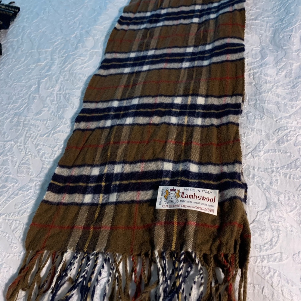 2 Lambswool scarfs
